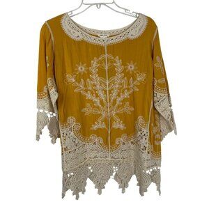 Ultra Pink NEW Gold Cream Embroidered Crochet Blouse Size Medium Summer Fesitval